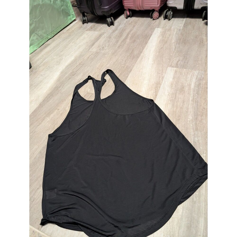 tank top - Picture 2 of 3